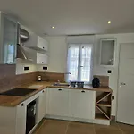 Petite Maison Design Proche Centre Tatil Evi *