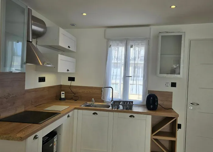 Petite Maison Design Proche Centre Дом отдыха *